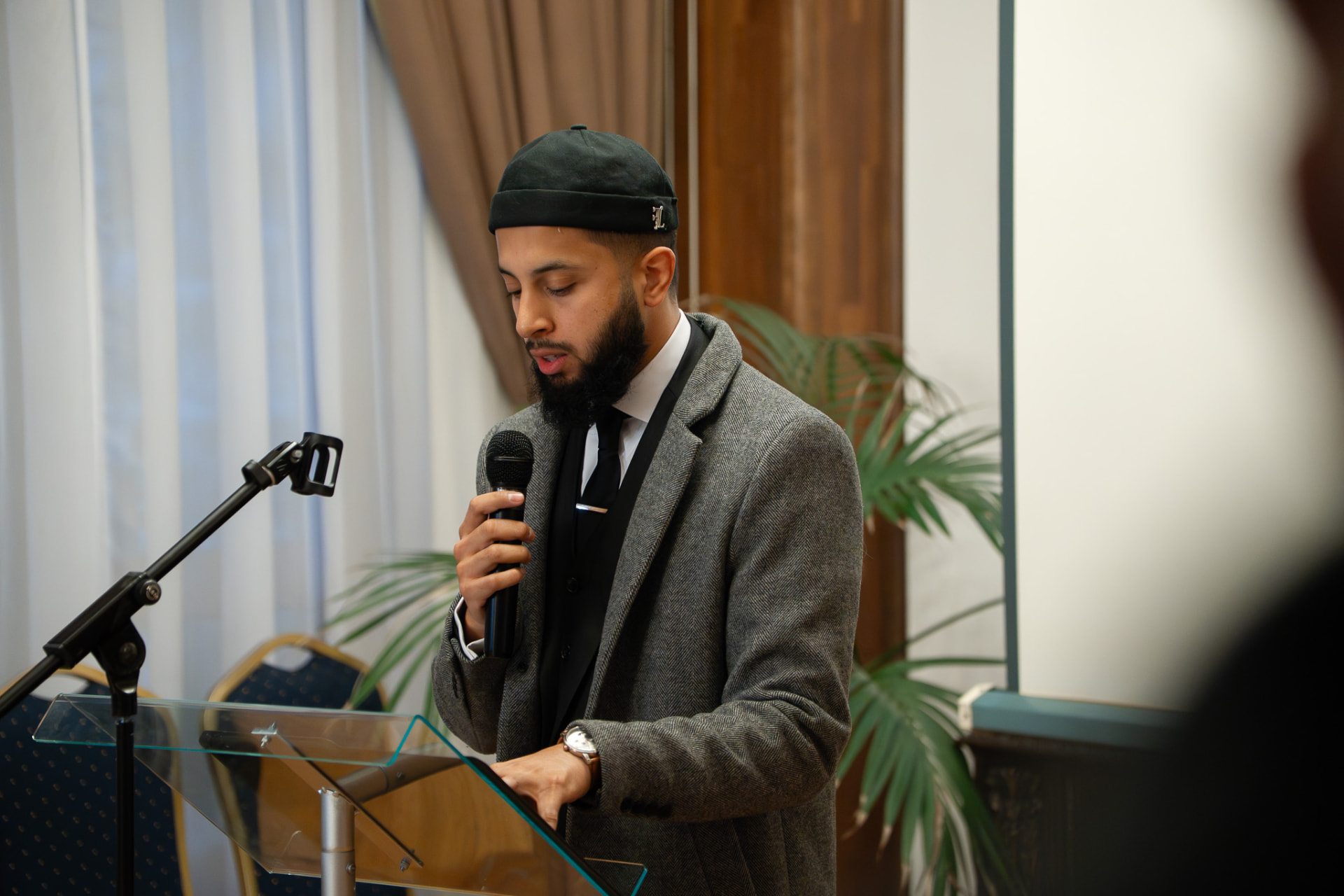 A guest speaker addressing the Bosnia destination gathering