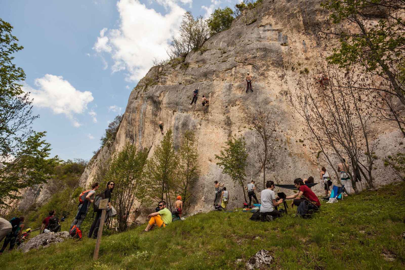 Pecka adventures — Climbing and exploring the canyon country around Pecka.